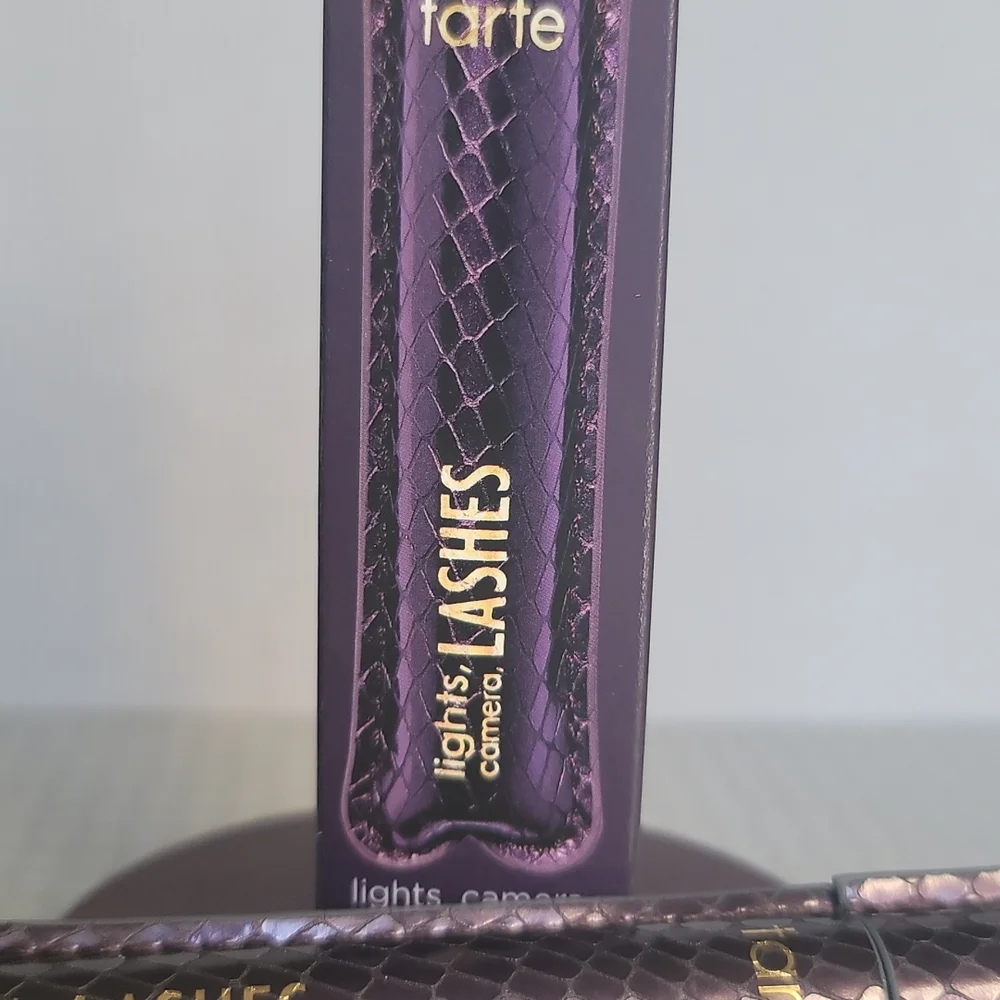 Tarte Lights, Camera, Lashes • 4-in-1 Mascara • Black